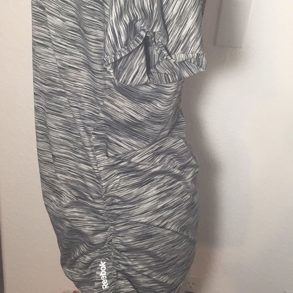 Reebok gym Shirt Large - Picture 5 of 7